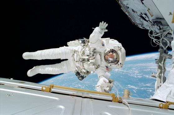 За живота в Космоса от първо лице: астронавтът Рекс Уолхайм идва в София за Форума Ratio