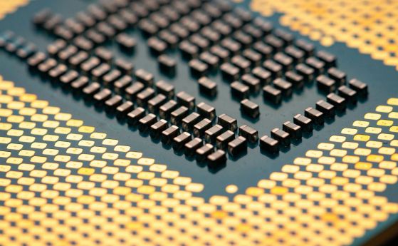 Intel и MediaTek сключиха ключово партньорство за производство на чипове