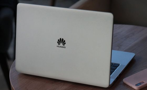САЩ смекчават ограниченията за Huawei