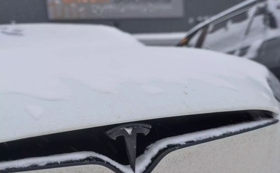 Защо някои притежатели на Tesla Model S не могат да я заредят в студеното време