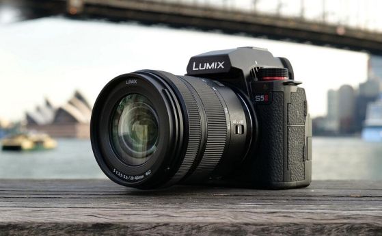 През март можем да се сдобием с новия фотоапарат LUMIX S5II и да спестим 600 лева