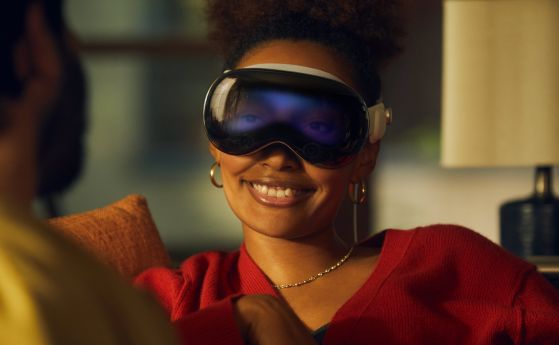 Apple навлезе във виртуалната реалност с шлема Vision Pro