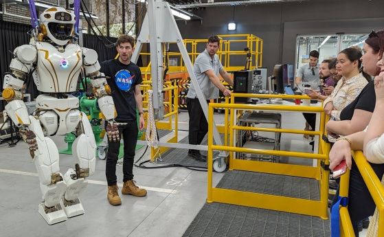 NASA тества хуманоидния си робот Valkyrie в Австралия, за да изследва други планети