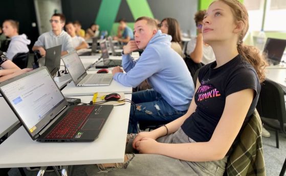 Училищна Телерик Академия отвори приема за безплатни обучения по ИТ