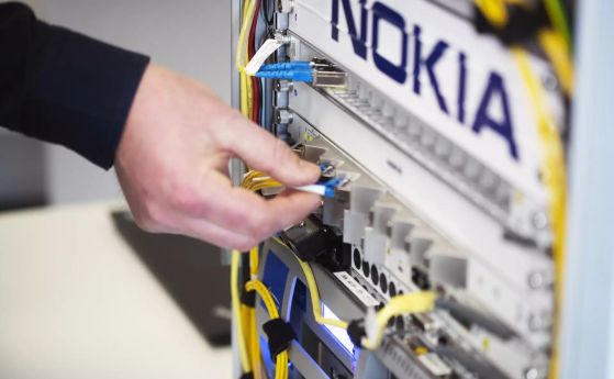 Nokia съкращава 14 000 служители сред рекорден срив на печалбата