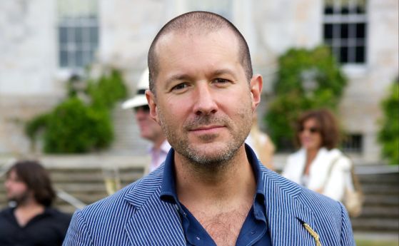 Легендата на Apple Джони Айв поема контрола върху дизайна в OpenAI