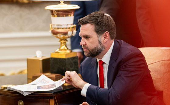 Джей Ди Ванс заяви, че стабилните криптовалути не застрашават долара