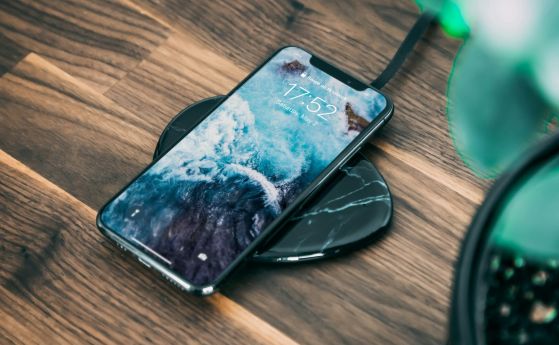Новият стандарт за безжично зареждане Qi2 ще се поддържа от iPhone и Android