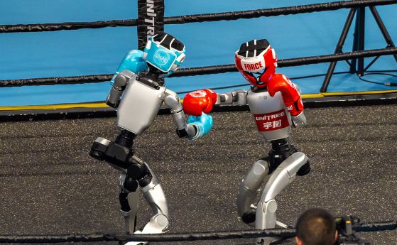 Първите Световни игри за хуманоидни роботи в Пекин показаха на какво са способни най-новите технологии