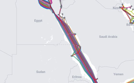 Google и Meta отлагат проектите си за подводни кабели за данни в Червено море