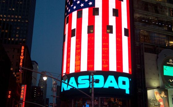 Акциите на американските IT компании продължават да се понижават заради опасения за AI балон