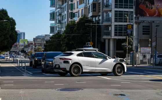 Автономни таксита Waymo забиха при спиране на тока