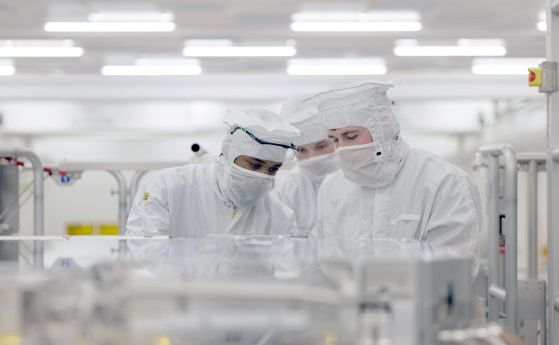 Технологичен пробив на ASML отключва 50% по-висока производителност при чиповете