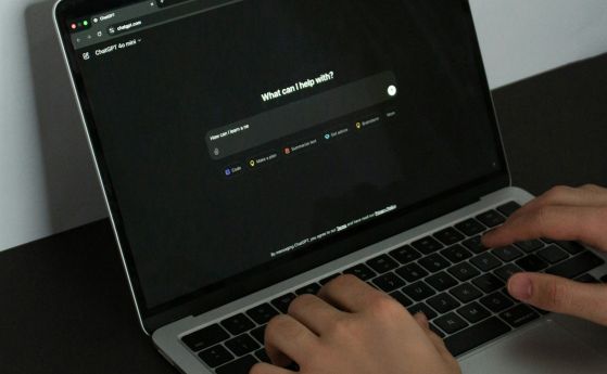 OpenAI въвежда реклами в безплатната версия на ChatGPT
