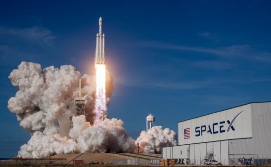 IPO-то на SpaceX може да бъде най-голямото в историята с оценка от $1,76 трилиона