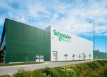 Поглед отвътре в новата умна фабрика на Schneider Electric до Будапеща