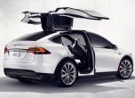 Новата Tesla Model X се появи предпремиерно 16