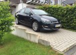 Спринтьор на дълги разстояния: тест Opel Astra LPG 14