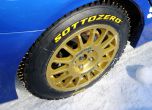 Subaru Impreza прелетя по писта за бобслей в Швейцария  14