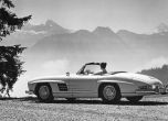 Иконата Mercedes-Benz 300SL Roadster стана на 60 години 8