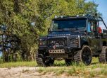 Този Land Rover Defender е по-скъп от Ferrari 16