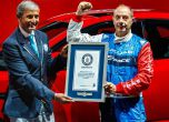 Новият Jaguar E-Pace се показа на света с рекорден лупинг (видео) 22