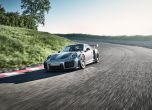 Марк Уебър срещу Валтер Рьорл с новото Porsche 911 GT2 RS (видео) 11