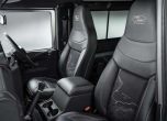 Двумилионният Land Rover Defender събира пари за 