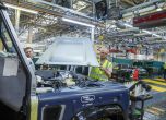 Двумилионният Land Rover Defender събира пари за 