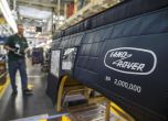 Двумилионният Land Rover Defender събира пари за 