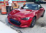 Американец размаза чисто нова Mazda MX-5, метри след като я купи 4