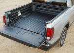 Новият Honda Ridgeline е по-конвенционален и може да озвучава партита 11