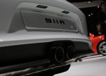 ВИДЕО: Porsche 911 R играе криеница със сателит 2