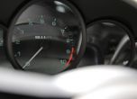 ВИДЕО: Porsche 911 R играе криеница със сателит 28