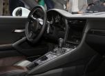 ВИДЕО: Porsche 911 R играе криеница със сателит 31