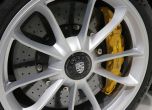 ВИДЕО: Porsche 911 R играе криеница със сателит 37