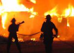Голям пожар в склад във Варна