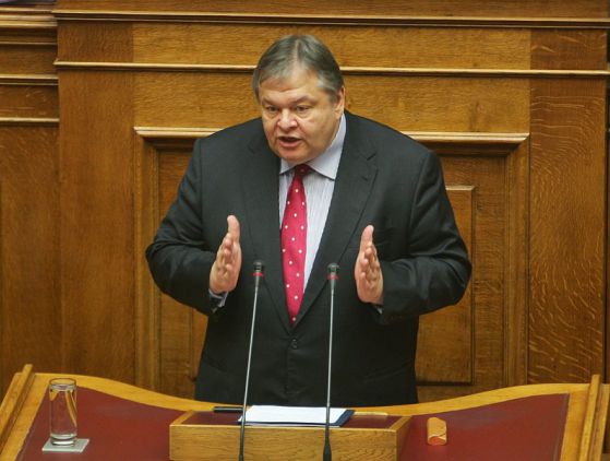 Предсрочните избори в Гърция ще са през април 2012 г.