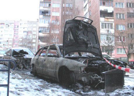 Автомобил горя в ж.к. "Левски Г"