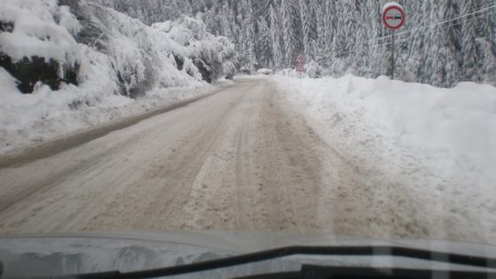 Лошето време откъсна село Дедево от света.