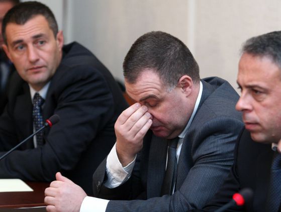 Мирослав Найденов (в средата) по време на днешното заседание. Снимка: БГНЕС