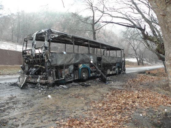 Автобус изгоря край Кресна. Снимка: БГНЕС