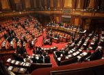 Италианските депутати намалиха заплатите си с 1300 евро 