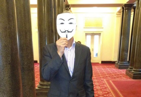 40 000 българи срещу ACTA, наши депутати също с маски на Anonymous