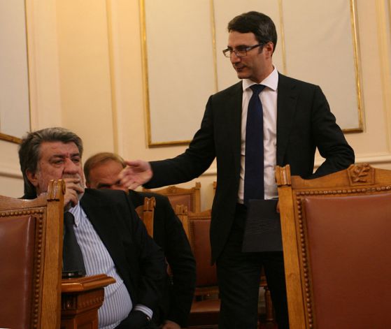 Трайчо Трайков (вдясно) и Вежди Рашидов на вчерашното изслушване от четири комисии за ACTA.
