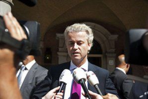 Холандия е залята от оплаквания срещу сайта на крайно десните