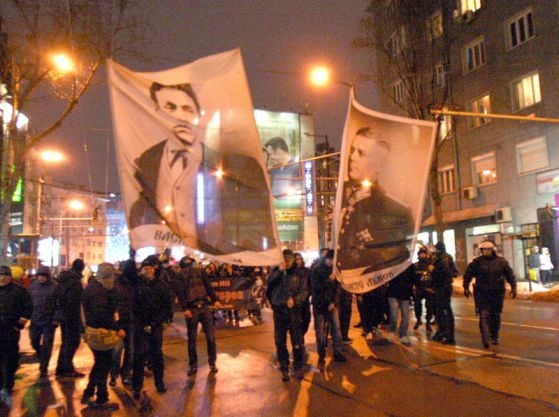 1000 души и много полиция на шествие в центъра на София