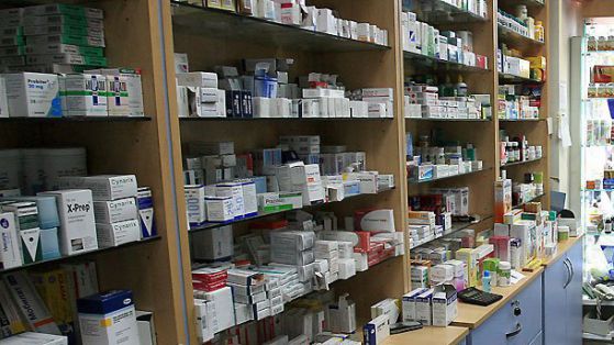Аптеките ще работят и без висшисти фармацевти