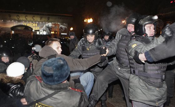 В Москва стана страшно, над 250 арестувани