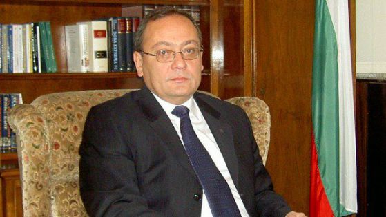 България отзовава посланика си в Сърбия